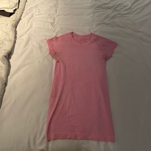 Lululemon swiftly tech short sleeve. Size 4, pink.